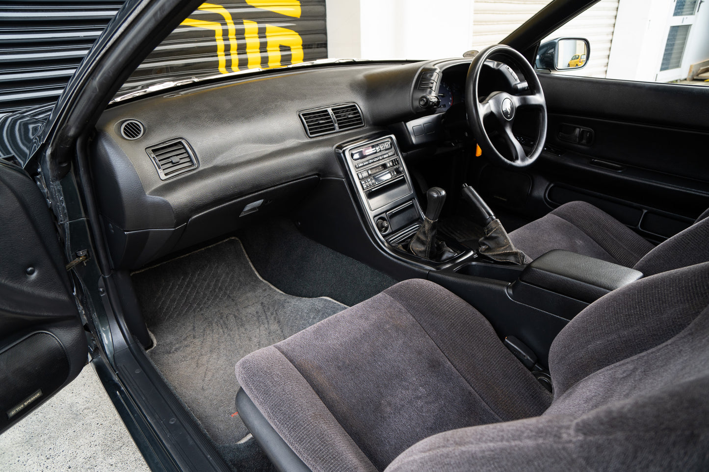 Nissan Skyline R32 GTS-T - 1991