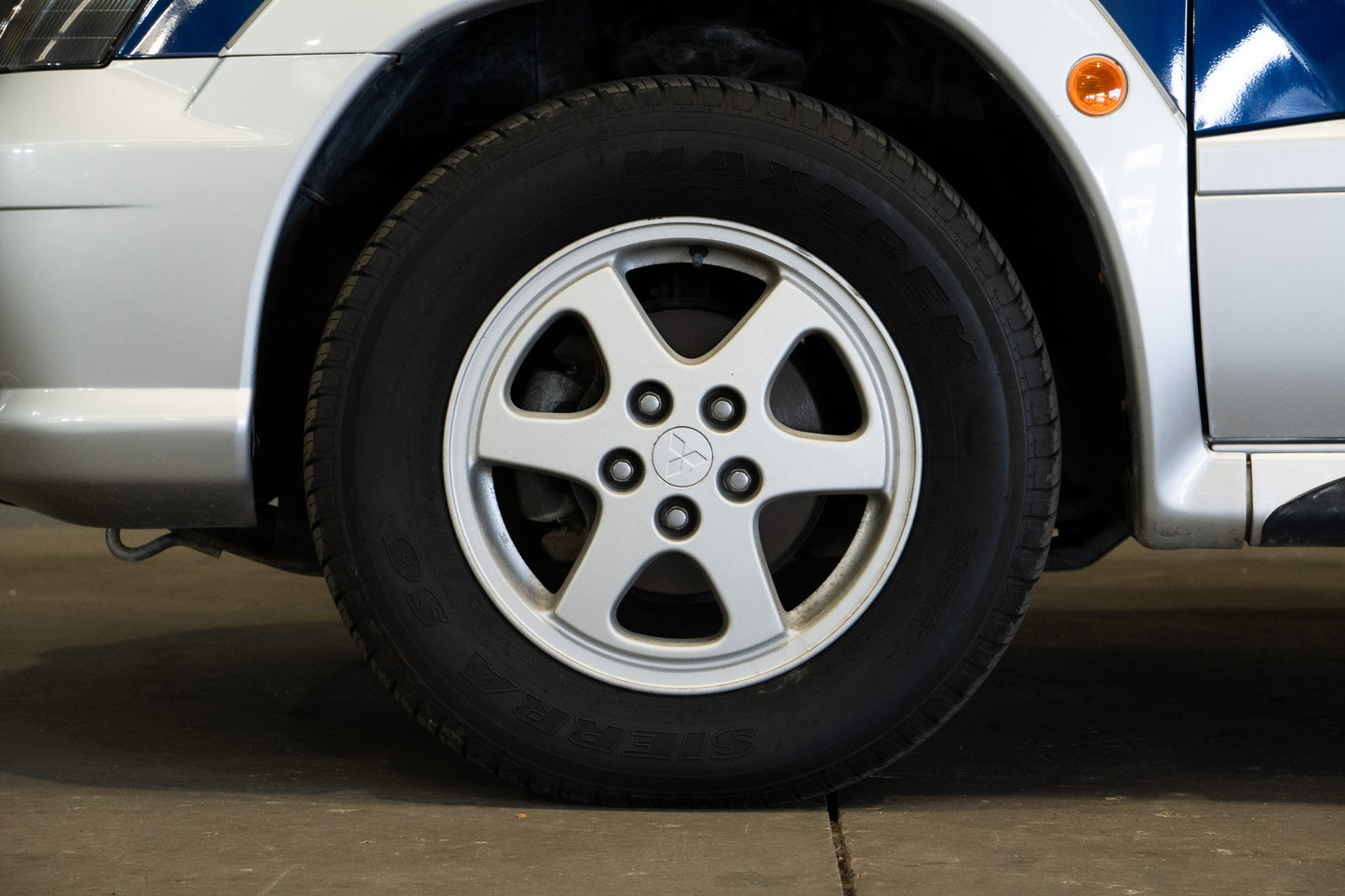 Mitsubishi RVR Sports Gear X3 - 1998