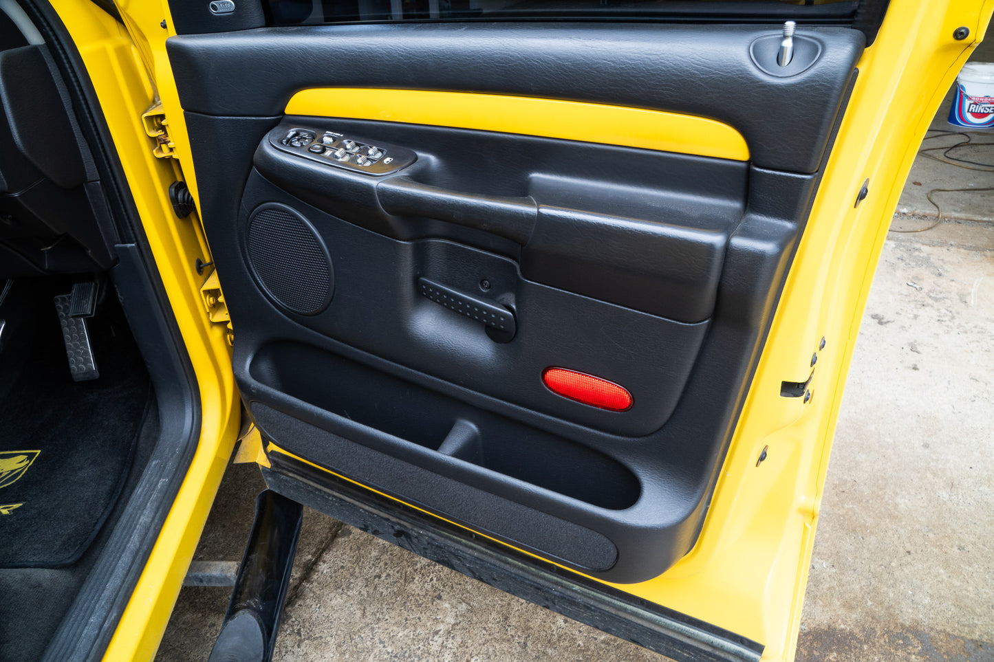 Dodge Ram SRT-10 Yellow Fever - 2005