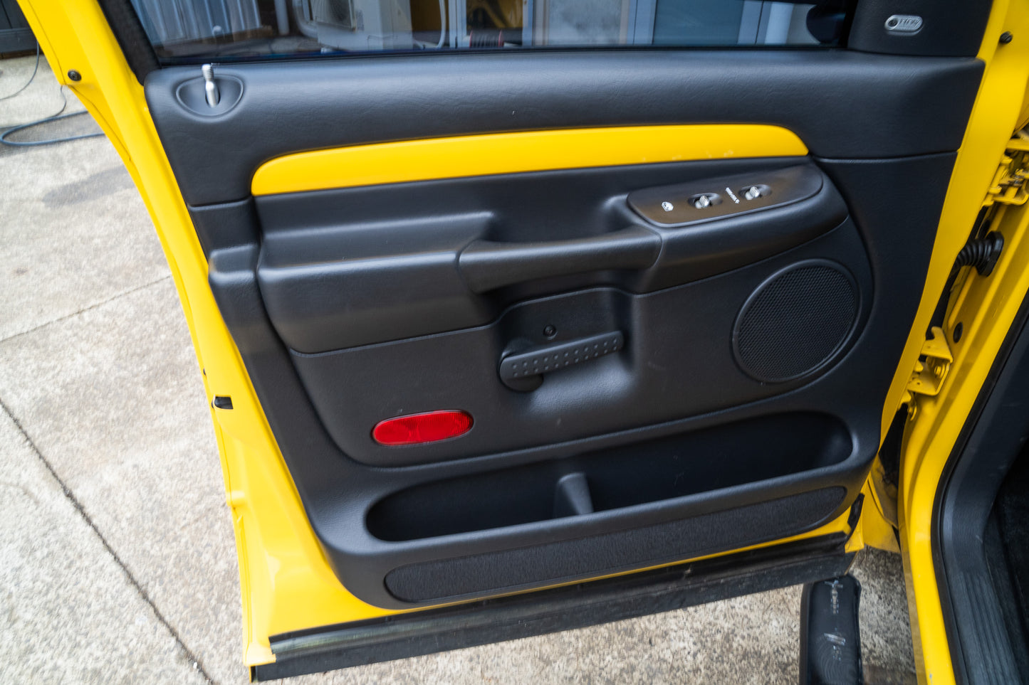 Dodge Ram SRT-10 Yellow Fever - 2005